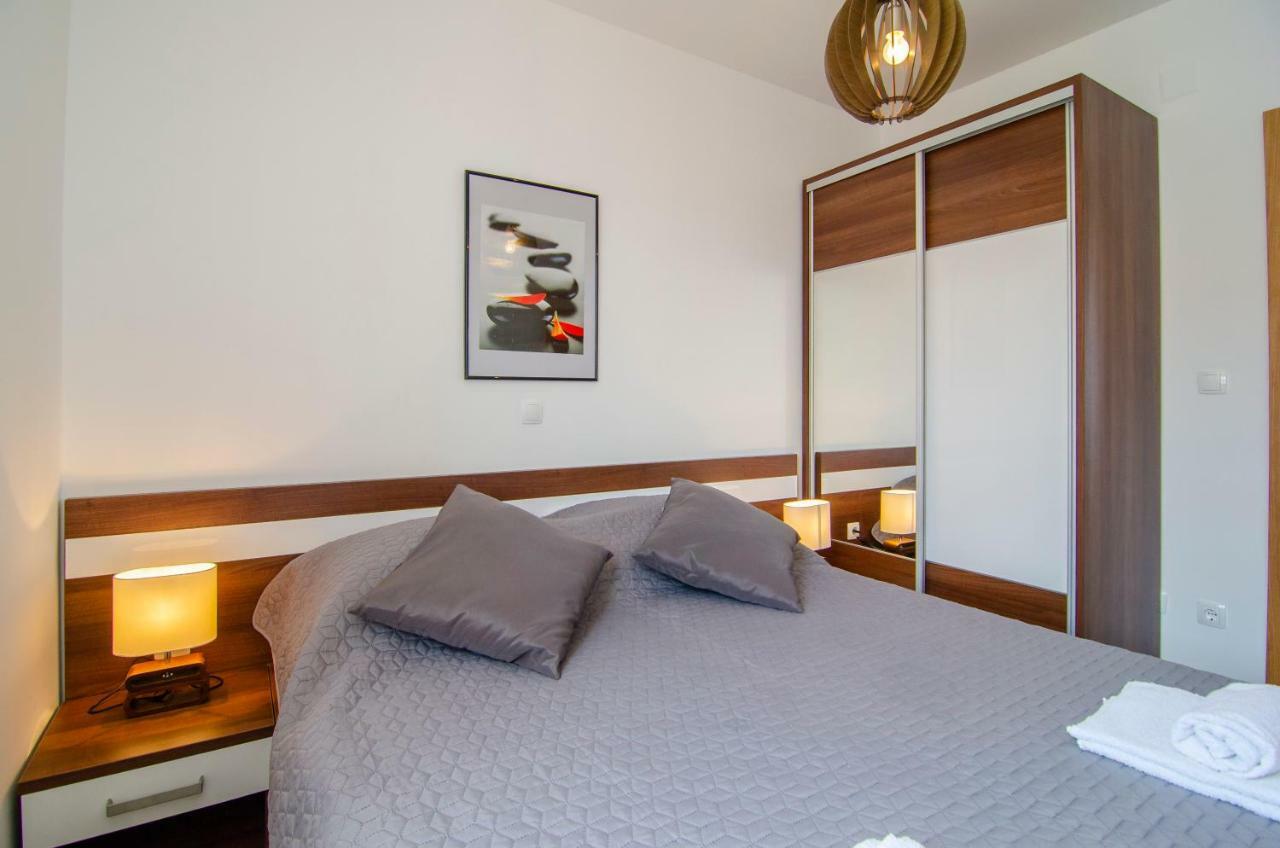 Apartments Sara 3 볼 외부 사진