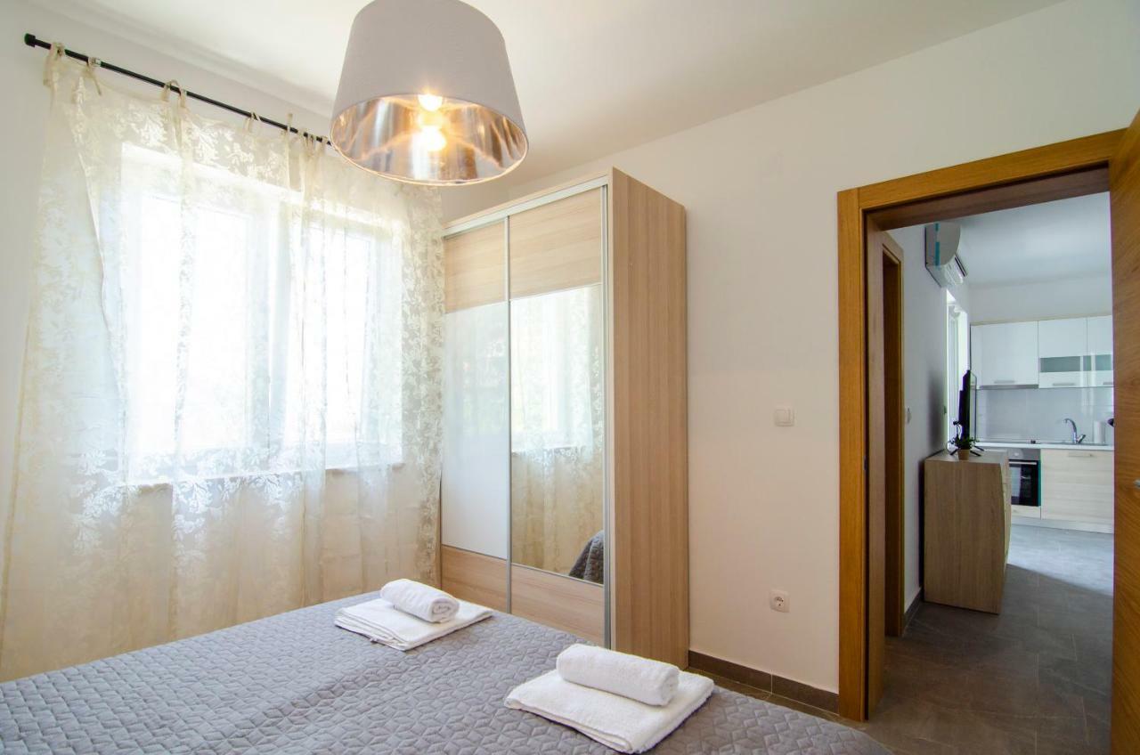 Apartments Sara 3 볼 외부 사진