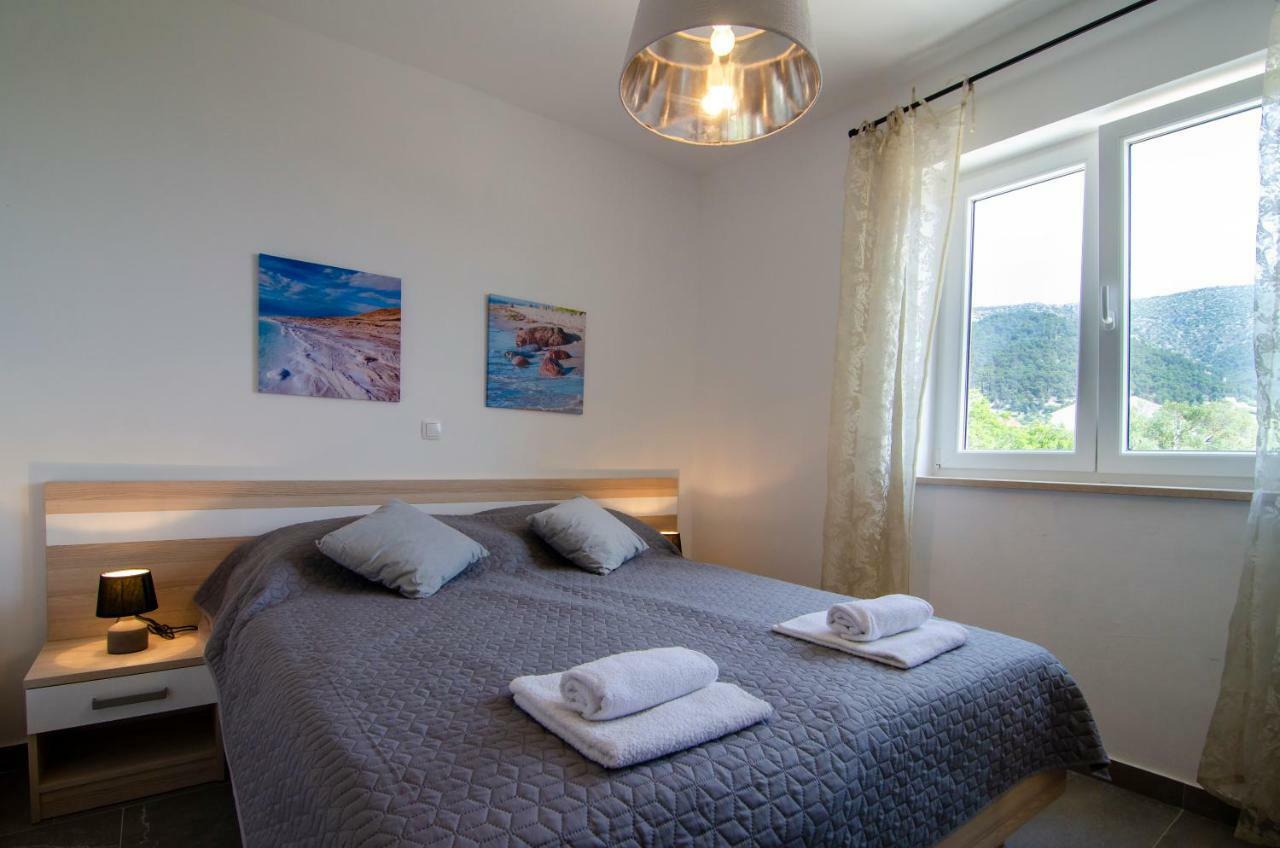 Apartments Sara 3 볼 외부 사진