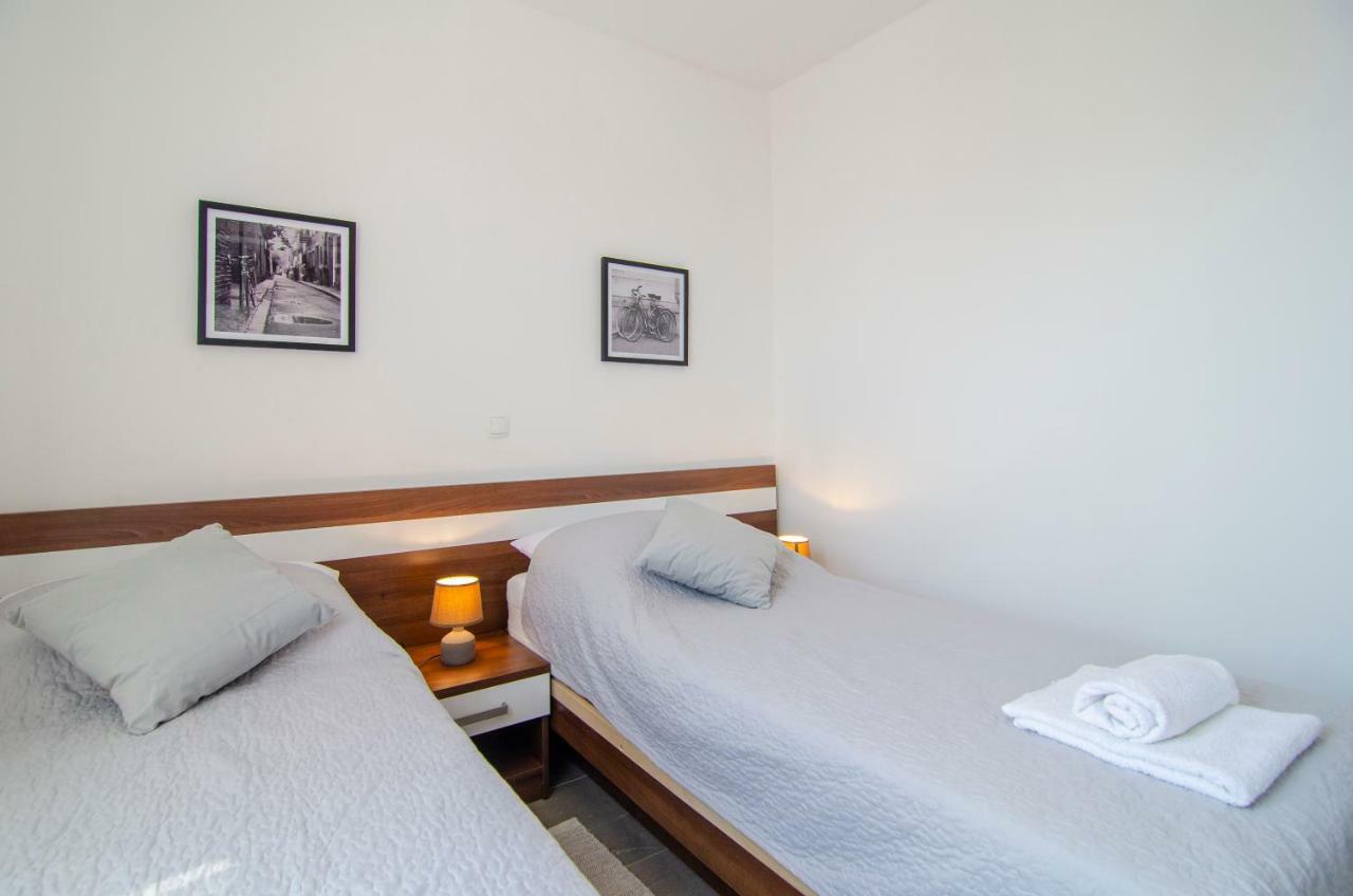 Apartments Sara 3 볼 외부 사진
