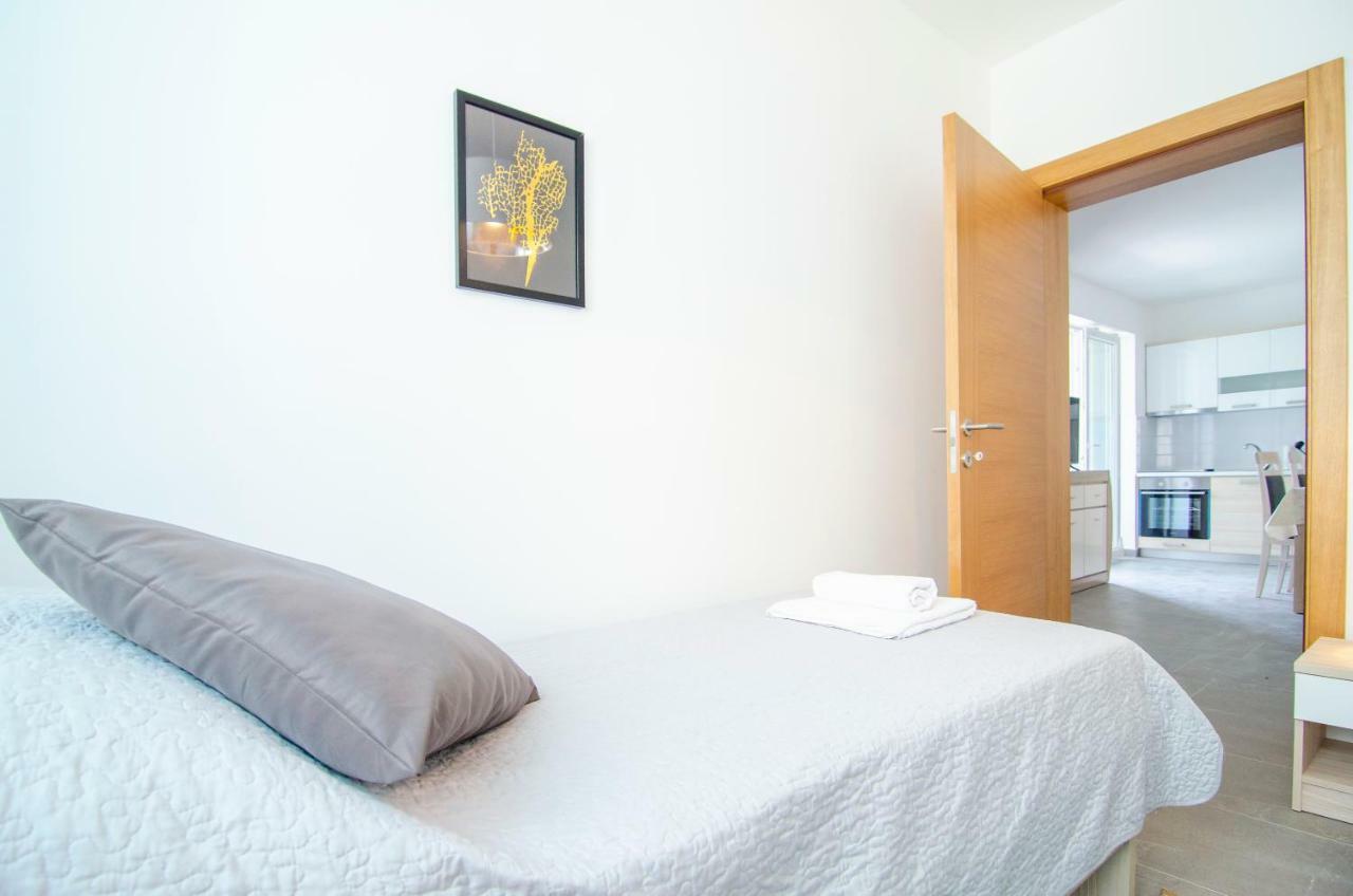 Apartments Sara 3 볼 외부 사진