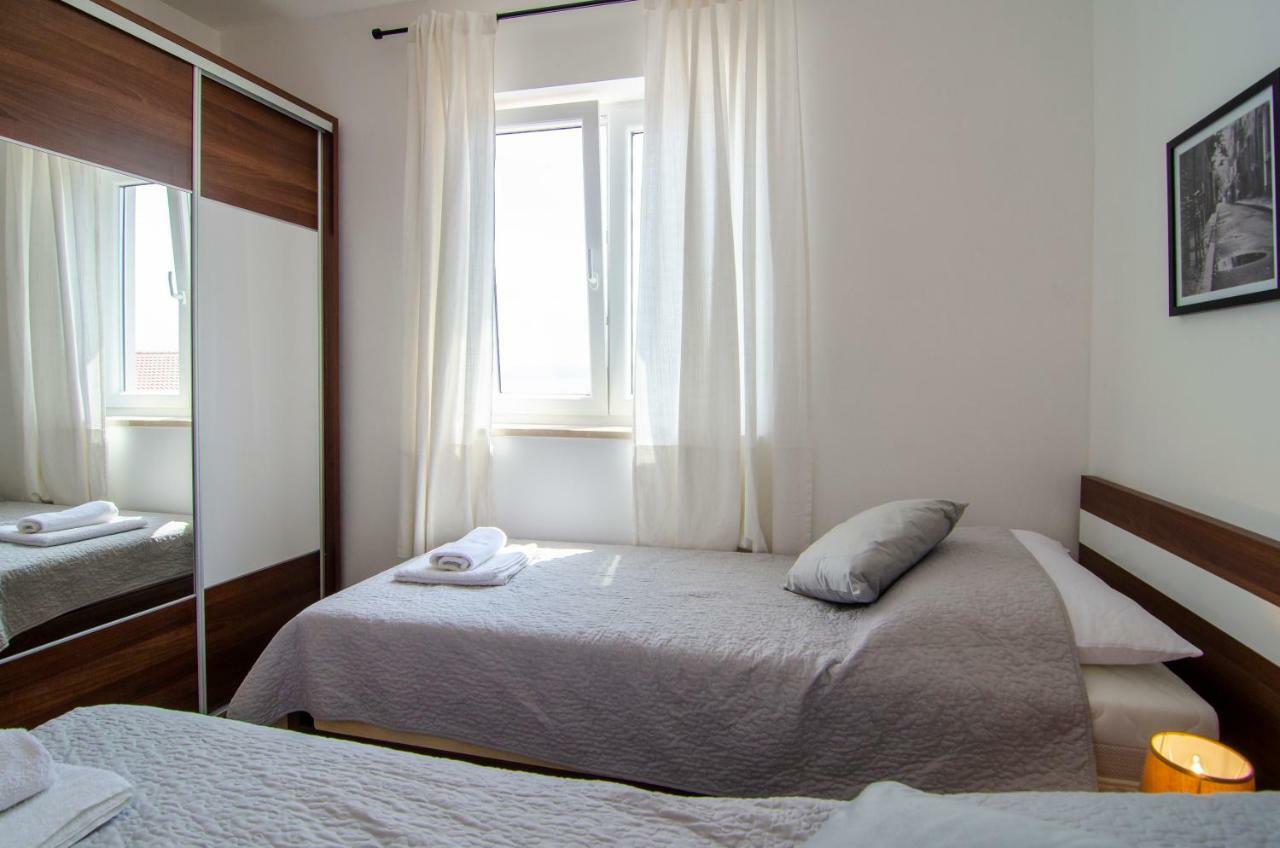 Apartments Sara 3 볼 외부 사진