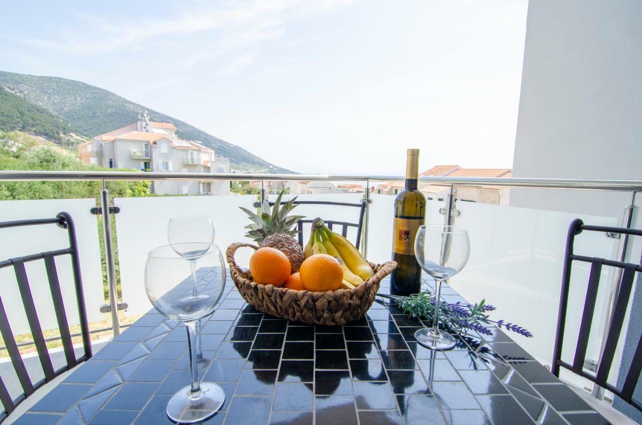 Apartments Sara 3 볼 외부 사진