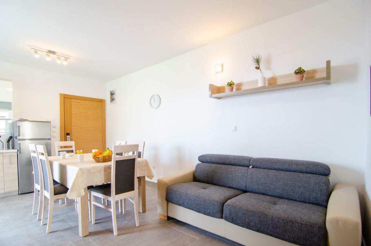 Apartments Sara 3 볼 외부 사진