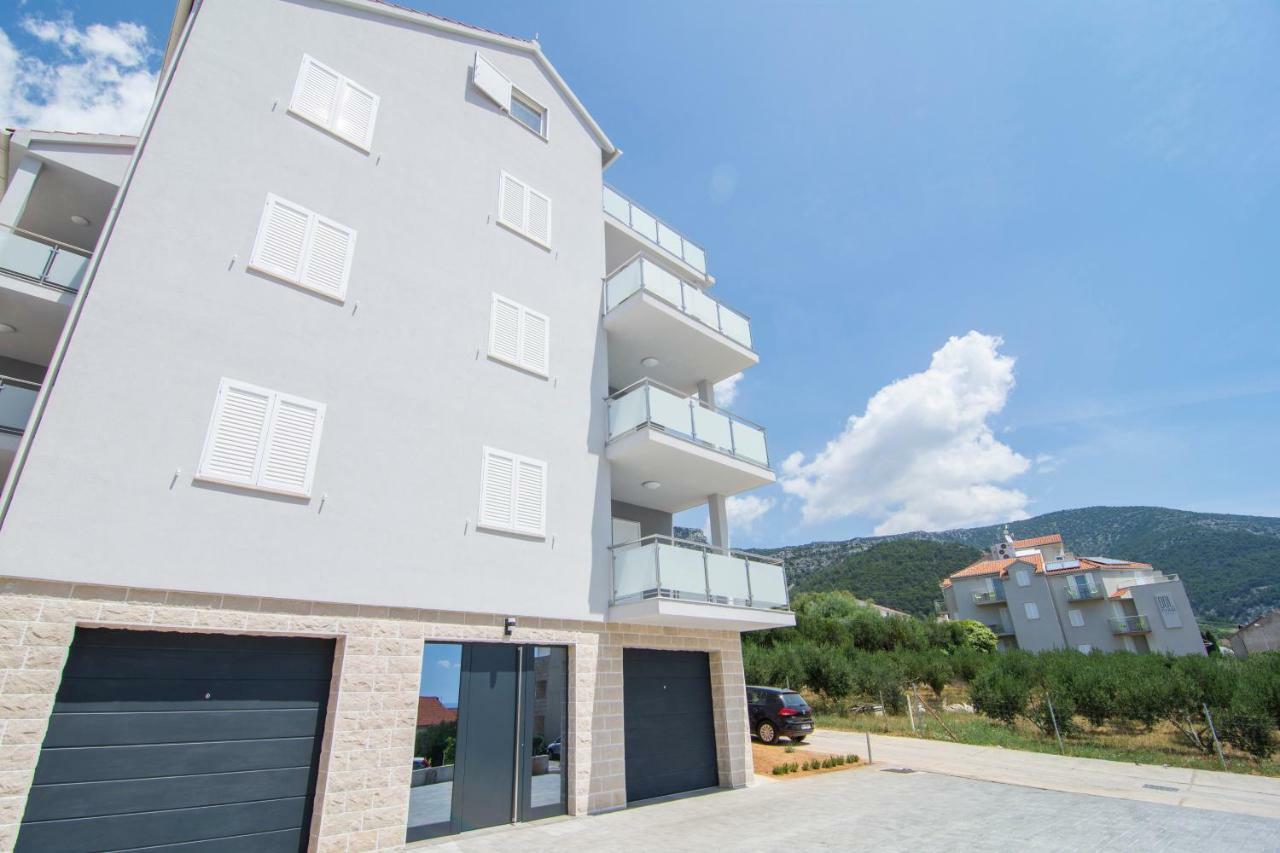 Apartments Sara 3 볼 외부 사진