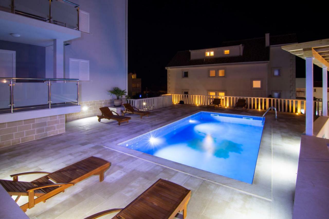 Apartments Sara 3 볼 외부 사진