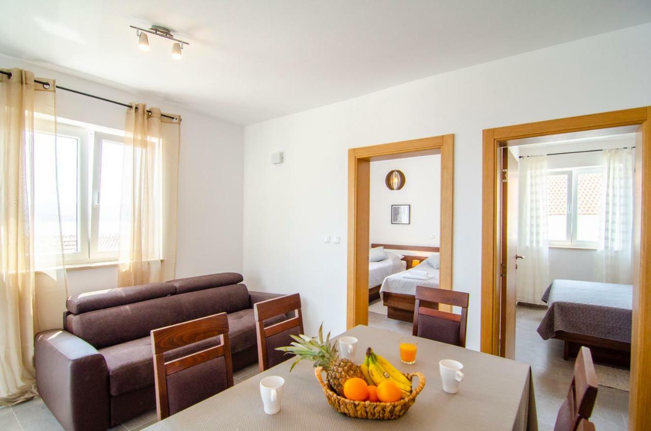 Apartments Sara 3 볼 외부 사진