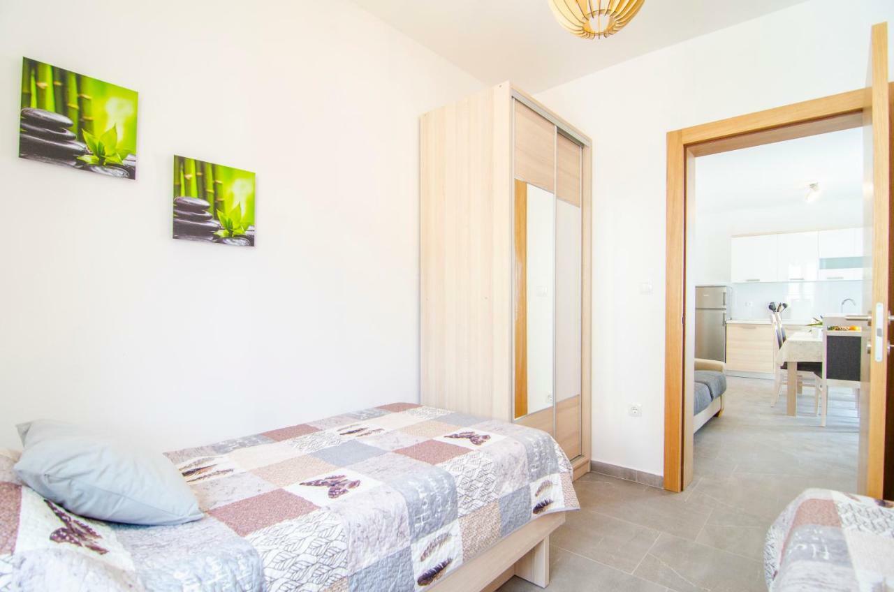Apartments Sara 3 볼 외부 사진