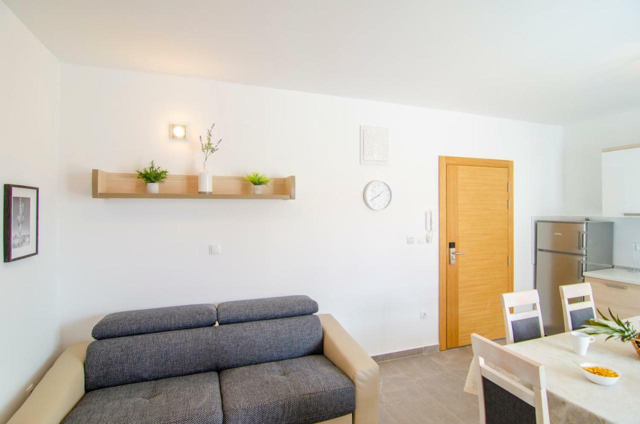 Apartments Sara 3 볼 외부 사진