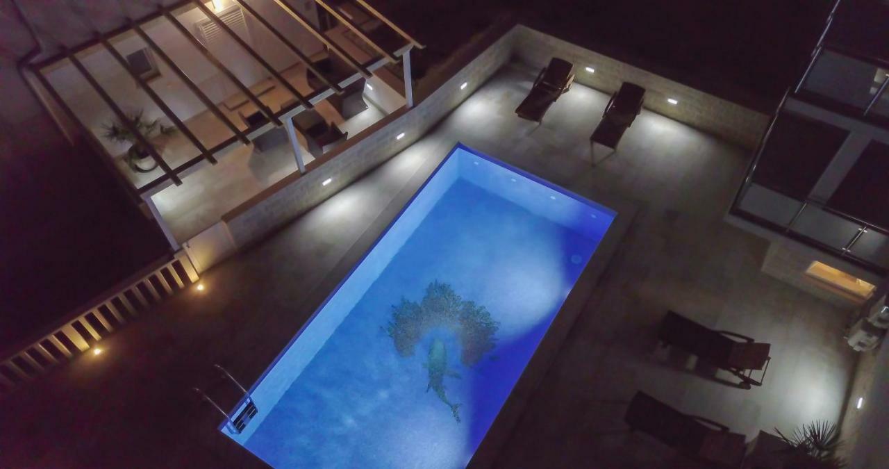 Apartments Sara 3 볼 외부 사진