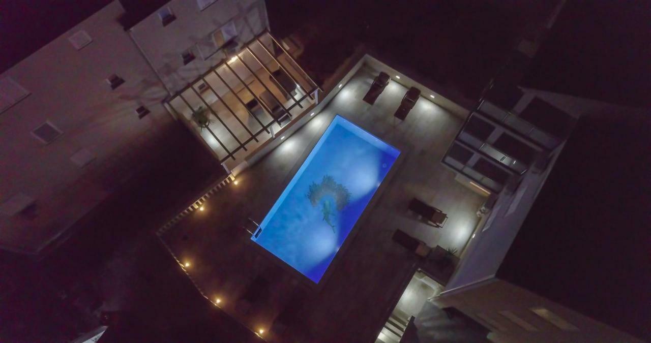 Apartments Sara 3 볼 외부 사진